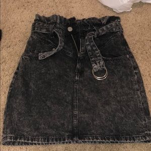 H&M highwaisted black jean skirt with belt